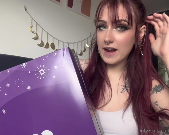 Ivy Fox aka ivyfoxofficial - 12-01-2023 OnlyFans Video - DAY 1 of opening my advent calendar from lovehoney Thought Id share with you all what