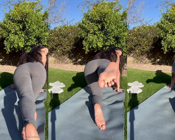 Spoil Goddess aka spoilgoddessfeet - 03-22-2024 OnlyFans Video - some yoga time while you have the perfect view of my sun soaked soles