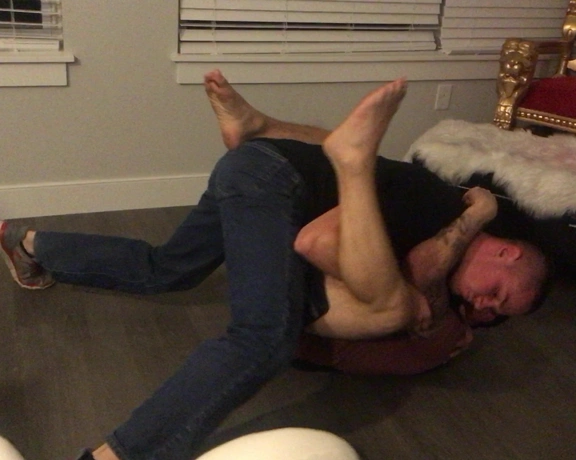 Jasmine Mendez aka laughinglatina - 11-26-2017 OnlyFans Video - Watching my mma bf turn a man into a rag doll is so fucking sexy