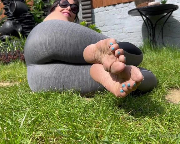 Feetwonders aka feetwonders - 04-22-2022 OnlyFans Video - Exercising