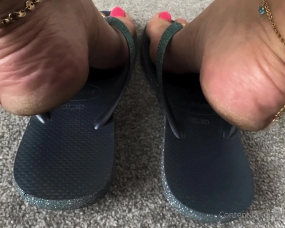 Feetwonders aka feetwonders - 06-22-2024 OnlyFans Video - Flip flops _ different POVs