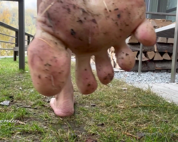 Feetwonders aka feetwonders - 11-22-2022 OnlyFans Video - Its been a while since I filmed muddy feet_ despite the requests  However the setting