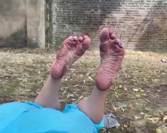 Feetwonders aka feetwonders - 07-17-2022 OnlyFans Video - Spit on my dirty feet