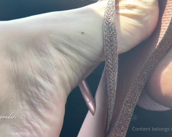 Feetwonders aka feetwonders - 06-02-2023 OnlyFans Video - Flip flops in the car