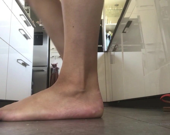 Feetwonders aka feetwonders - 08-27-2019 OnlyFans Video - Kitchen duties