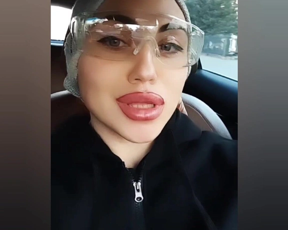 Amazonka aka amazonka - 05-01-2020 OnlyFans Video - Driving outside Moscow when this quarantine end