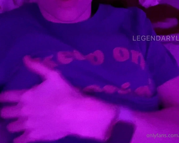 Legendarylootz aka legendarylootz - 04-08-2021 OnlyFans Video - Just relaxing