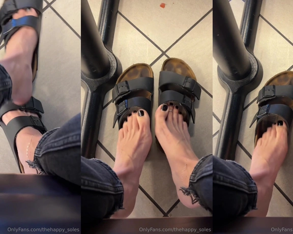 Thehappy_soles aka thehappy_soles - 12-13-2024 OnlyFans Video - Little shoe play at lunch