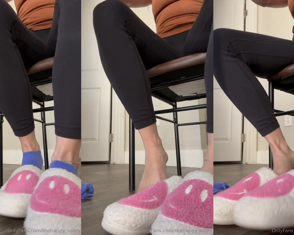 Thehappy_soles aka thehappy_soles - 02-05-2025 OnlyFans Video - Dangle shoe play In My smiley slippers and purple KB socks Love a good shoe playCant