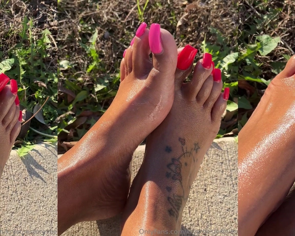 Krystoes aka krystoes - 02-15-2024 OnlyFans Video - Which foot is your fav