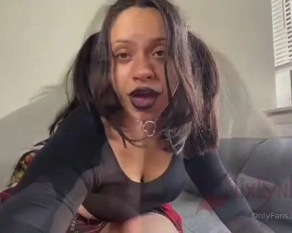 Princess Nixlynka aka nixlynka - 01-09-2021 OnlyFans Video - Big Booty Goth Bitch Sucks Your Dick you offer to help the thicc goth baddie in