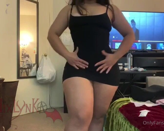 Princess Nixlynka aka nixlynka - 11-14-2020 OnlyFans Video - Watch me try on some new clothes I got I try them on and show off