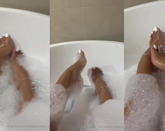 Ambs aka purelybambi - 09-06-2023 OnlyFans Video - Getting the feet nice and soaked