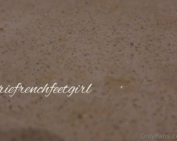 Mariefrenchfeetgirl aka mariefrenchfeetgirl - 05-12-2023 OnlyFans Video - The video with a little delay, not much network in Thailand  message me back