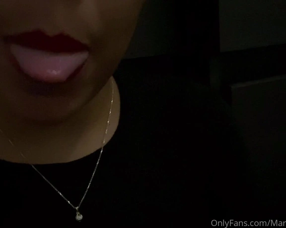 Mariefrenchfeetgirl aka mariefrenchfeetgirl - 05-05-2020 OnlyFans Video - Petite vidéo Joi  Je vous embrasse