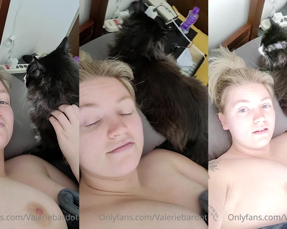 Valerie Bardot aka valeriebardot - 04-27-2022 OnlyFans Video - Kitty cuddles tiiiime