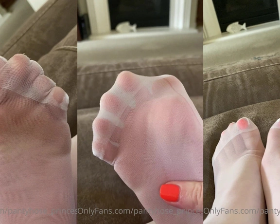 Blonde Amour99 aka pantyhose_princess99 - 07-04-2021 OnlyFans Video - My feet are sweaty in this Norcal heat