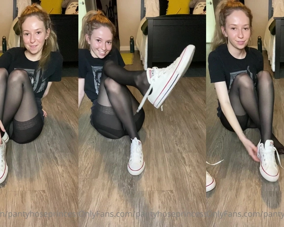 Blonde Amour99 aka pantyhose_princess99 - 09-30-2020 OnlyFans Video - Shoe Play with me