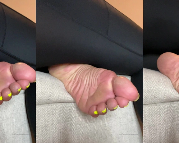 CaribbeanSolez aka caribbeansolez - 08-17-2022 OnlyFans Video - Nothing but soles Bury your face deep in these wrinkles