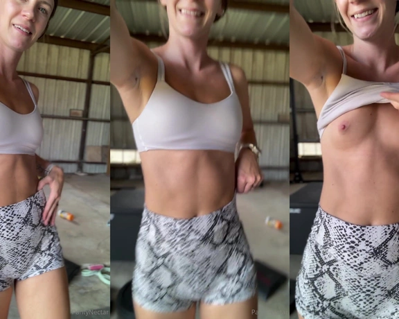 PantyNectar aka pantynectar - 10-22-2024 OnlyFans Video - Showing off my sweaty body