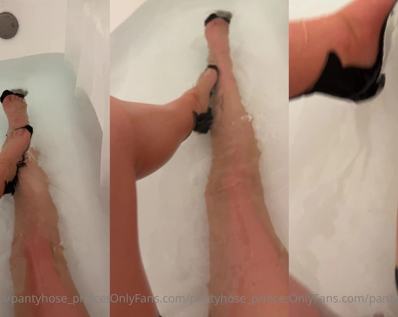 Blonde Amour99 aka pantyhose_princess99 - 06-05-2022 OnlyFans Video - Bath time