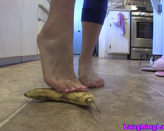 Jasmine Mendez aka laughinglatina - 12-05-2023 OnlyFans Video - Food for slaves prepared by my soles Ive got the perfect meal for my tiny dick