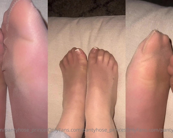 Blonde Amour99 aka pantyhose_princess99 - 12-16-2022 OnlyFans Video - Sweatywet soles ready to be shoved in your face