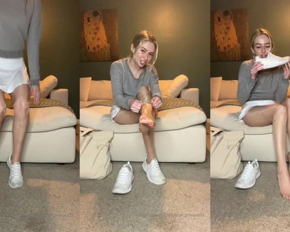 Blonde Amour99 aka pantyhose_princess99 - 02-23-2024 OnlyFans Video - These sweaty worn pantyhose soles are all for you to worship So stick out that tongue