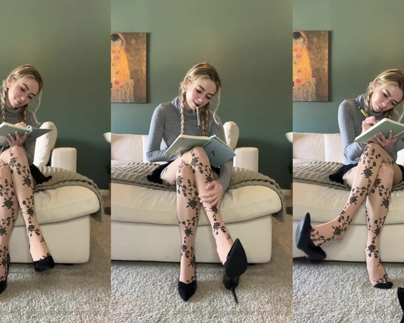 Blonde Amour99 aka pantyhose_princess99 - 03-11-2024 OnlyFans Video - Just having a bit of relaxing time