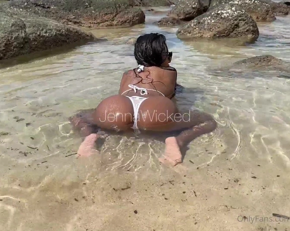 Jenna Wicked aka jennawicked - 12-29-2022 OnlyFans Video - I LOVE TO SHOW OFF ON THE BEACH  GOING OUT LIKE THIS MAKES ME SO