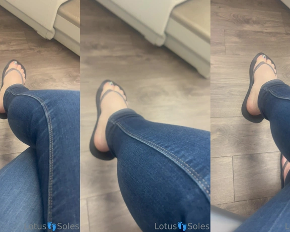 Lotus Feet aka lotussoles - 06-12-2023 OnlyFans Video - Slap slap slap