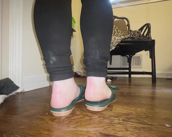 Lotus Feet aka lotussoles - 06-22-2023 OnlyFans Video - httpsonlyfans_b4pz