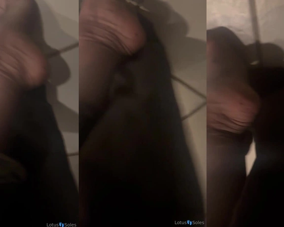 Lotus Feet aka lotussoles - 02-18-2024 OnlyFans Video - Had a request for nylons at work tonight