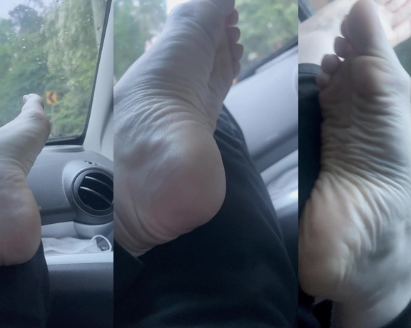 Lotus Feet aka lotussoles - 05-03-2024 OnlyFans Video - morning drive in the rain