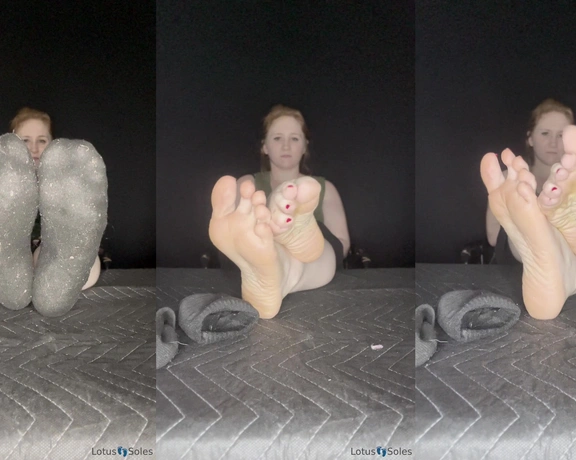 Lotus Feet aka lotussoles - 03-21-2024 OnlyFans Video - new 2min Rainy day, afterwork socks removal just perfect for your nose, mouth, or