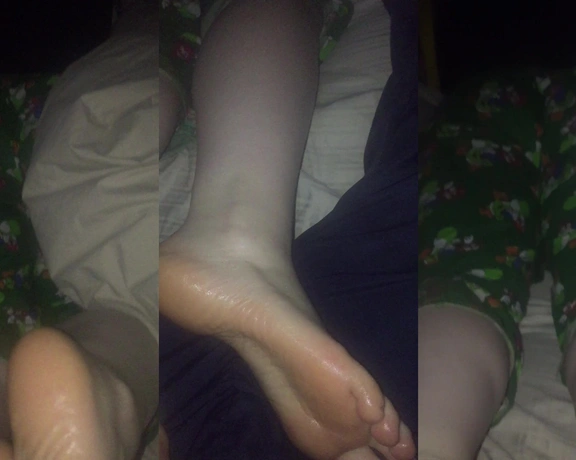 Lotus Feet aka lotussoles - 07-20-2024 OnlyFans Video - Keeping with the oily toes therapytime