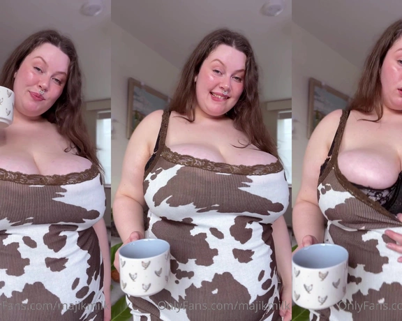 Majik Milk aka majikmilk - 08-15-2023 OnlyFans Video - Would you like coffee or tea this morning