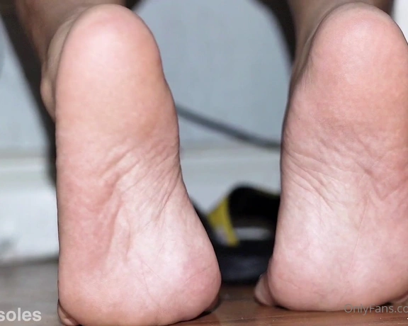 Thickpuertoricansoles aka thickprsoles - 08-05-2022 OnlyFans Video - A feet compilation