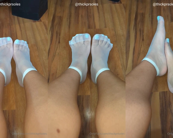 Thickpuertoricansoles aka thickprsoles - 01-12-2024 OnlyFans Video - I love how soft they feel in nylons