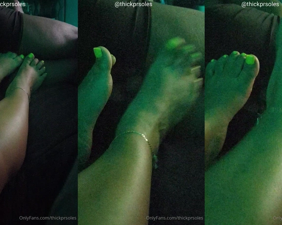 Thickpuertoricansoles aka thickprsoles - 09-01-2024 OnlyFans Video - I like the feeling of the balls squishing in my feets