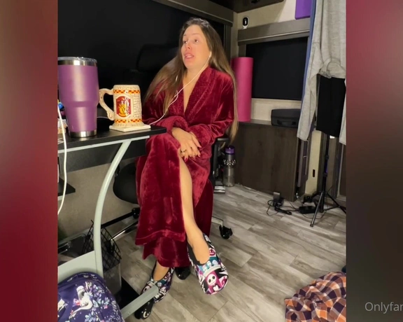 Lelu Love aka lelulove - 12-12-2024 OnlyFans Video - Ignoring And Making Fun Of You On The Phone Naked Flashing Peeks In this custom