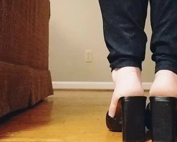 Lotus Feet aka lotussoles - 07-08-2022 OnlyFans Video - Recent custom for my black mules