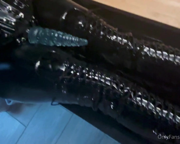 Miss Evilia aka missevilia - 06-19-2023 OnlyFans Video - Full latex and a tentacle cock