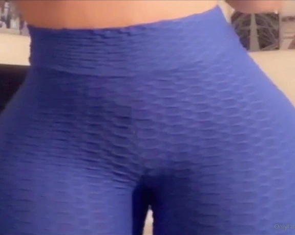 Stephanie Rodriguez aka stephrodriguez - 09-02-2019 OnlyFans Video - On some Caribbean vibes My cute tights sported when I was out this weekend Enjoy the