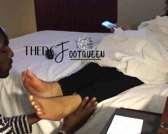 Thedcfootqueen aka thedcfootqueen - 06-19-2024 OnlyFans Video - Super ticklish foot worship