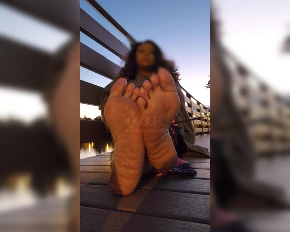 Thedcfootqueen aka thedcfootqueen - 11-01-2022 OnlyFans Video - Soles at Sunset Now that the weather is cooling down, closed toe shoes are unavoidable