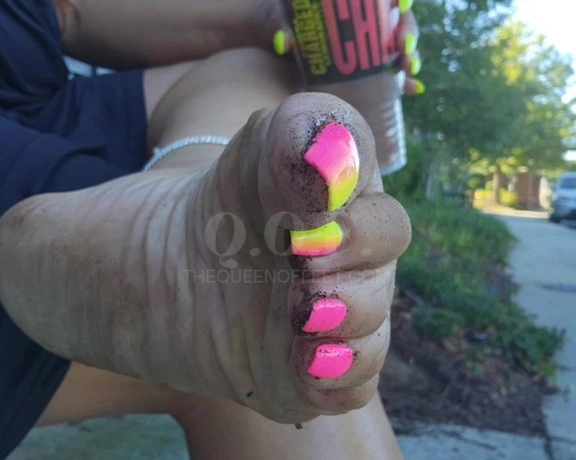 Thedcfootqueen aka thedcfootqueen - 10-08-2022 OnlyFans Video - YOU DRINK IT BITCH FOOT SIMP PT