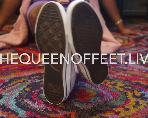 Thedcfootqueen aka thedcfootqueen - 01-16-2023 OnlyFans Video - Hung out with the girls today and worked up a sweat in my new converse