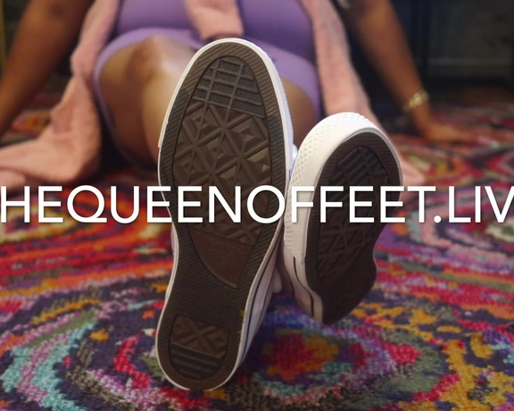 Thedcfootqueen aka thedcfootqueen - 01-16-2023 OnlyFans Video - Hung out with the girls today and worked up a sweat in my new converse