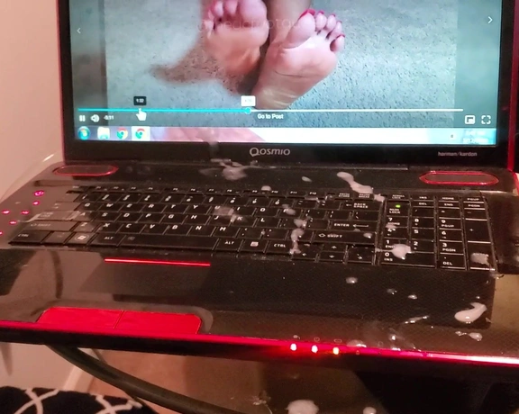 Thedcfootqueen aka thedcfootqueen - 09-18-2023 OnlyFans Video - After work jerk offs to Queen are the best